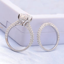 Load image into Gallery viewer, Moissanite 2.50ct Oval Engagement Ring and Wedding Band Set in 14k Gold