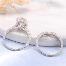 Load image into Gallery viewer, Moissanite 2.50ct Oval Engagement Ring and Wedding Band Set in 14k Gold