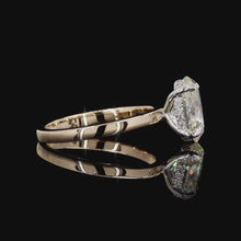 Load and play video in Gallery viewer, The Stella Ring — 1.50ct Oval Cut Solitaire with Hidden Halo
